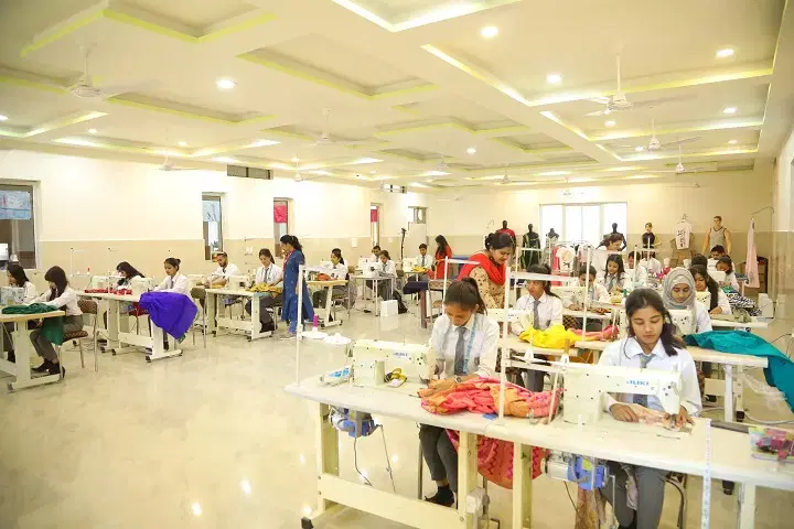 DBUU, DBIT Academic photo 18